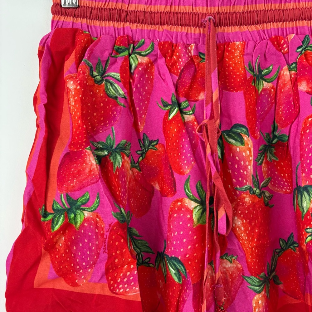 NWOT Farm Rio Strawberry Scarf Printed Shorts S - Picture 2 of 15